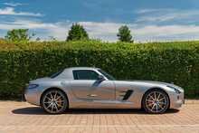 Mercedes-Benz SLS AMG GT - U10766