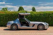 Mercedes-Benz SLS AMG GT - U10766