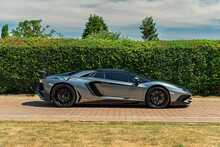 Lamborghini Aventador SV Roadster - U10767