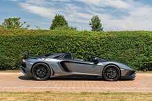 Lamborghini Aventador SV Roadster - U10767