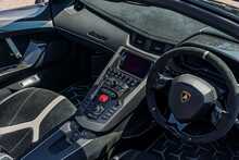 Lamborghini Aventador SV Roadster - U10767