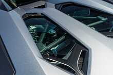Lamborghini Aventador SV Roadster - U10767