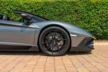Lamborghini Aventador SV Roadster - U10767