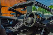 Lamborghini Aventador SV Roadster - U10767