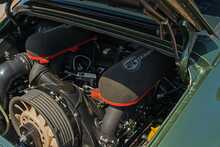 Porsche 911 964 Restomod - U10777