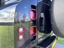 Land Rover Defender 110 D250 MHEV X-Dynamic SE 