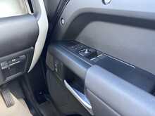 Land Rover Defender 110 D250 MHEV X-Dynamic SE 