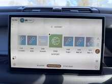 Land Rover Defender 110 D250 MHEV X-Dynamic SE 