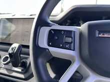 Land Rover Defender 110 D250 MHEV X-Dynamic SE 