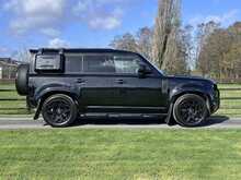 Land Rover Defender 110 D250 MHEV X-Dynamic SE 