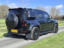 Land Rover Defender 110 D250 MHEV X-Dynamic SE 