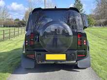 Land Rover Defender 110 D250 MHEV X-Dynamic SE 