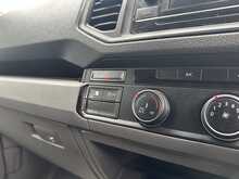 Volkswagen Crafter TDI CR35 Trendline L2H2 AUTO Euro 6 140ps 