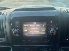 Peugeot Boxer BlueHDi 335 Professional L3H2 Euro 6 140ps 