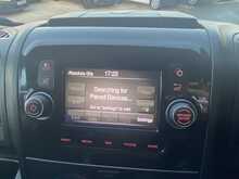 Peugeot Boxer BlueHDi 335 Professional L3H2 Euro 6 140ps 