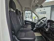 Peugeot Boxer BlueHDi 335 Professional L3H2 Euro 6 140ps 