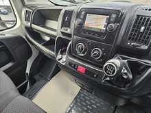 Peugeot Boxer BlueHDi 335 Professional L3H2 Euro 6 140ps 