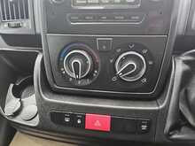 Peugeot Boxer BlueHDi 335 Professional L2H2 Euro 6 140ps 2021 