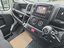 Peugeot Boxer BlueHDi 335 Professional L2H2 Euro 6 140ps 2019 