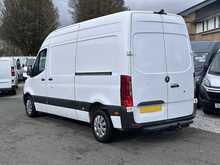 Mercedes-Benz Sprinter 315 CDI Progressive RWD L2H2 Euro 6 150ps 2022 