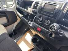 Peugeot Boxer BlueHDi 335 Professional L2H2 Euro 6 130ps 
