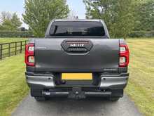 Toyota Hilux D-4D-h Invincible X 