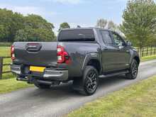 Toyota Hilux D-4D-h Invincible X 