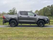 Toyota Hilux D-4D-h Invincible X 