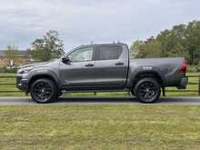 Toyota Hilux D-4D-h Invincible X 