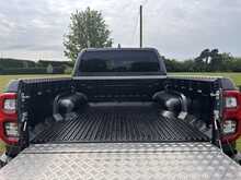 Toyota Hilux D-4D-h Invincible X 