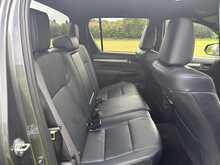 Toyota Hilux D-4D-h Invincible X 