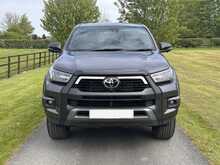Toyota Hilux D-4D-h Invincible X 