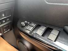 Toyota Hilux D-4D-h Invincible X 