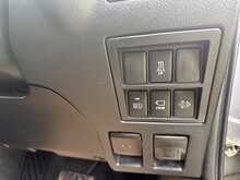Toyota Hilux D-4D-h Invincible X 