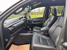 Toyota Hilux D-4D-h Invincible X 