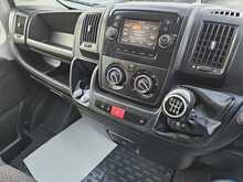 Peugeot Boxer BlueHDi 335 Professional L3H2 Euro 6 140ps 2022 