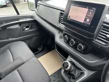 Renault Trafic dCi Blue LL30 Sport L2H1 Euro 6 130ps 2023 