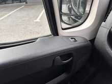 Peugeot Boxer BlueHDi 335 Professional L3H2 Euro 6 140ps 2021 