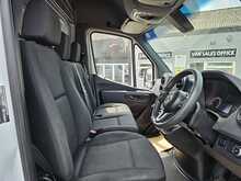 Mercedes-Benz Sprinter 315 CDI Progressive L2H2 RWD Euro 6 150ps 2023 