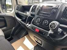 Peugeot Boxer BlueHDi 335 Professional L3H2 Euro 6 140ps 2022 