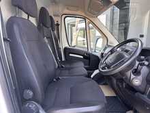 Peugeot Boxer BlueHDi 335 Professional L2H2 Euro 6 140ps 