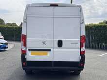 Peugeot Boxer BlueHDi 335 Professional L2H2 Euro 6 140ps 