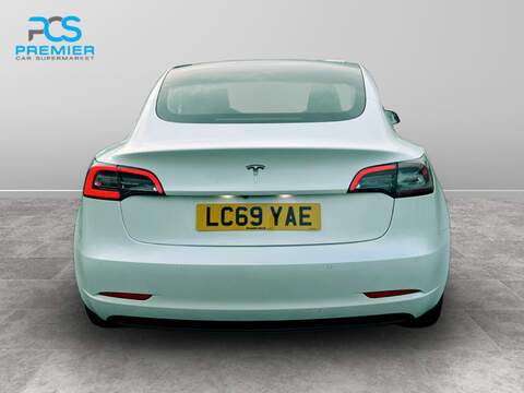 Tesla Model 3 Standard Range Plus - U5205