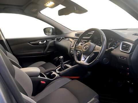Nissan Qashqai DIG-T N-Connecta - U5210