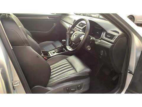 Skoda Superb TSI iV SE L - U5249