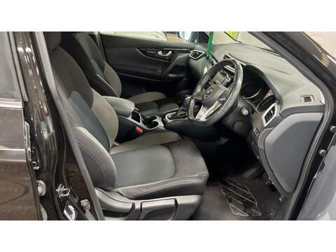 Nissan Qashqai DIG-T N-Connecta - U5268