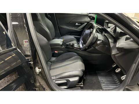 Peugeot 208 PureTech GT - U5275