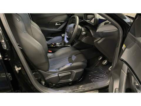 Peugeot 208 PureTech GT - U5295