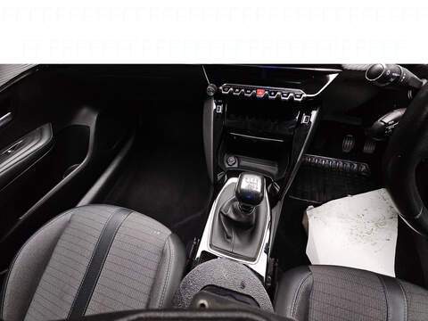 Peugeot 208 PureTech Allure - U5310