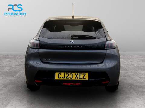 Peugeot 208 PureTech Allure Premium + - U5372